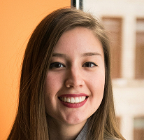 Victoria Lawson, CFO y líder de una empresa de trading financiero, fotografiada en un retrato